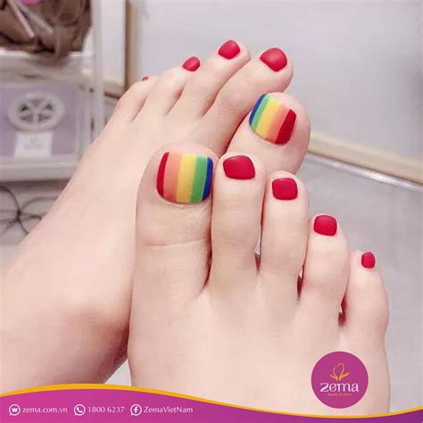 toe nail art pedicure nail art love nails pretty nails rainbow toe nails red toenails feet