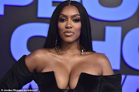 Porsha Williams Shows Off Her Chest And Legs At Peoples Choice Awards