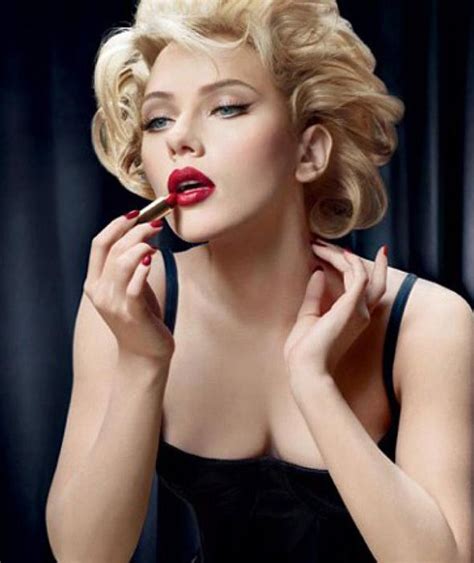 Scarlett Johansson Putting On Lipstick 28 Celebrities Dressed As
