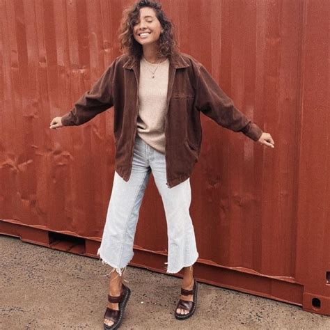 Their first outing as a couple was back in july, when photos showed the pair arriving from a ski trip at. Vanessa Valladares Height, Weight, Age, Boyfriend, Facts ...