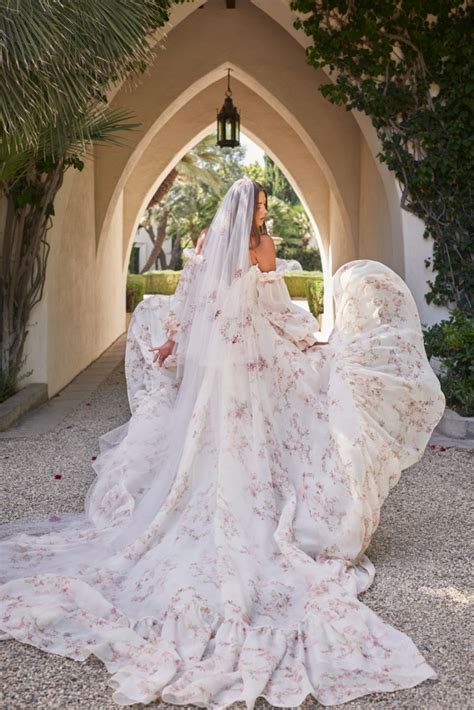 Monique Lhuillier Bridal And Bliss Spring 2021 Collections Over The Moon