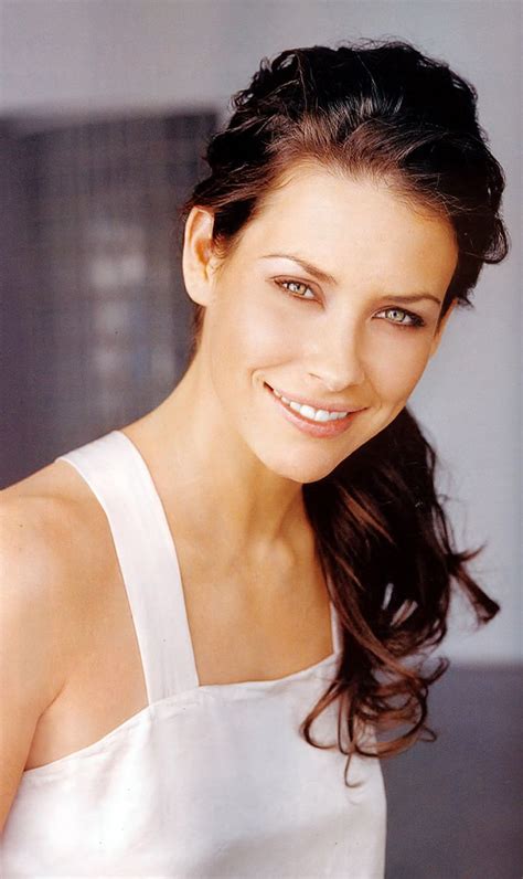 Pulled Back Evangeline Lilly Nicole Evangeline Lilly Beautiful Eyes