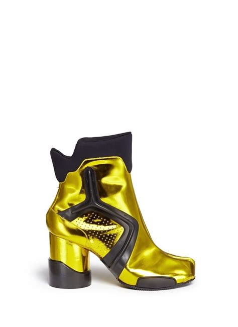 Maison martin margiela silver boots. MAISON MARTIN MARGIELA 'Tabi' metallic leather ankle boots ...