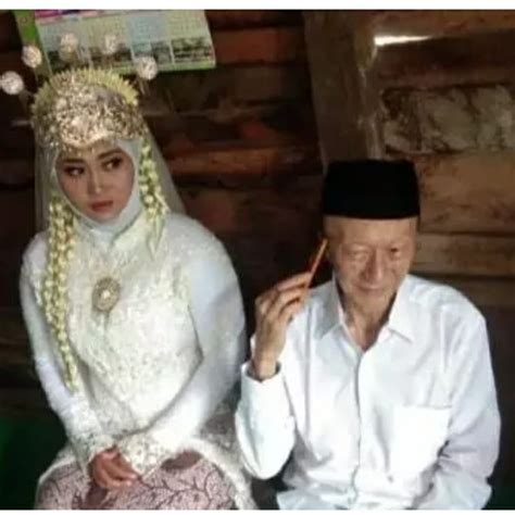 Viral Kakek Di Kalimantan Ini Persunting Gadis 19 Tahun
