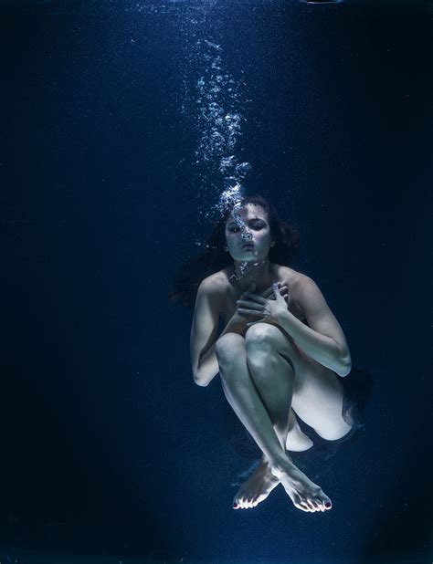 Wallpaper Women Underwater X Wallpapermaniac