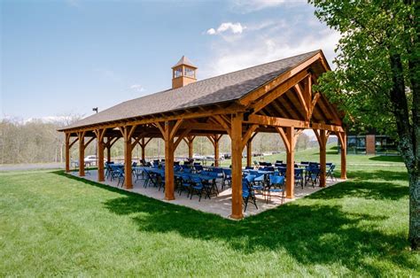 17 Awesome Rustic Wedding Venue Weddingtopia Timber Frame Pavilion