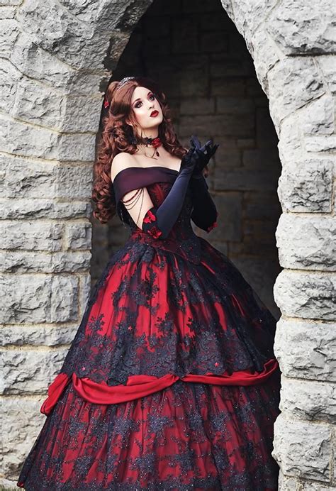 Although they are in general of a corset or empire waist, it doesn't mean that black gothic wedding dresses. Photo: WinterWolf Studios Model: Ai Tenshi Misha Wig ...