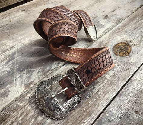 Vintage Silver Tone Western Belt Buckle For Men On Genuine Leather Belt