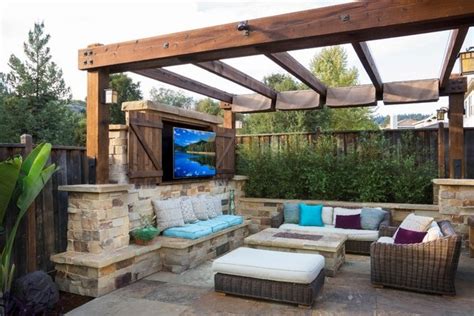 Outdoor Tv Enclosure Ideas Take The Entertainment Outdoors