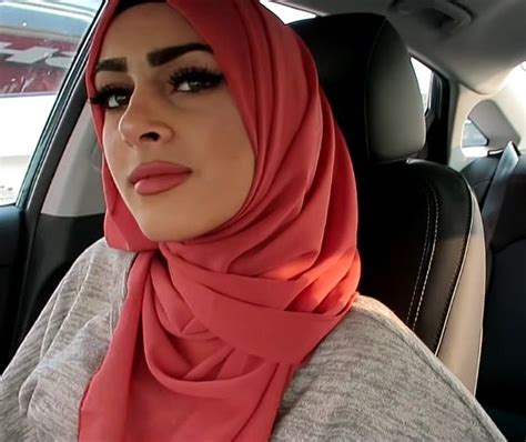 Pin By Mehreen Mehr On Hijab Girl Selfie Arab Girls Hijab Beautiful