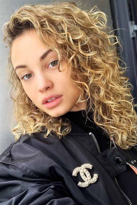 22 Medium Length Haircuts That Never Go Out Of Style Spiral Perm