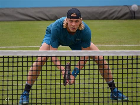 15 de abril de 1999) es un tenista profesional canadiense. Tennis Shoes & Gear Used by Denis Shapovalov