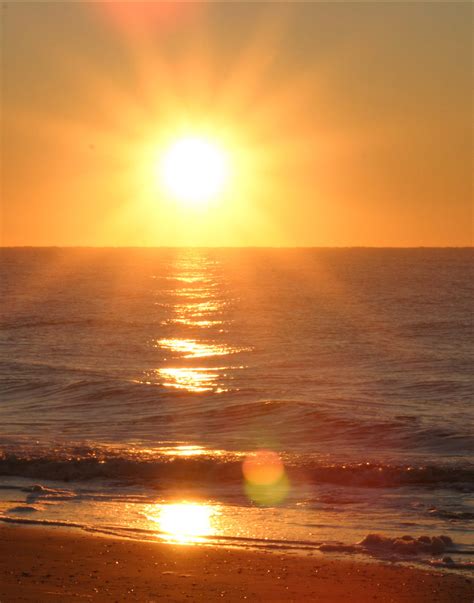 Sunrise Sunrise Over The Ocean Off Of Ocean Isle Nc Dec Flickr