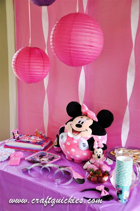 Minnie Mouse Bowtique Party Decorations