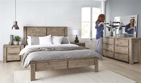 Now add comfort and a touch of sophistication with sectional sofas, ashley furniture, and solid wood bedroom furniture in toronto and scarborough. Toronto Queen Bedroom Package | Fantastic Furniture
