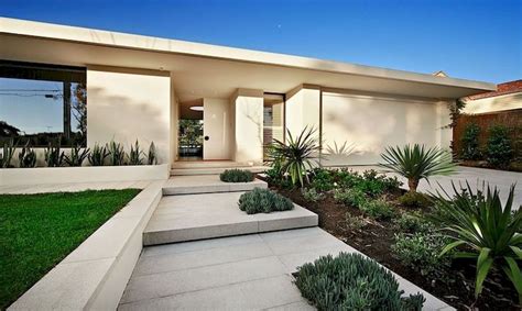 Simple Clean Modern Front Yard Landscaping Ideas 63 Modern Front