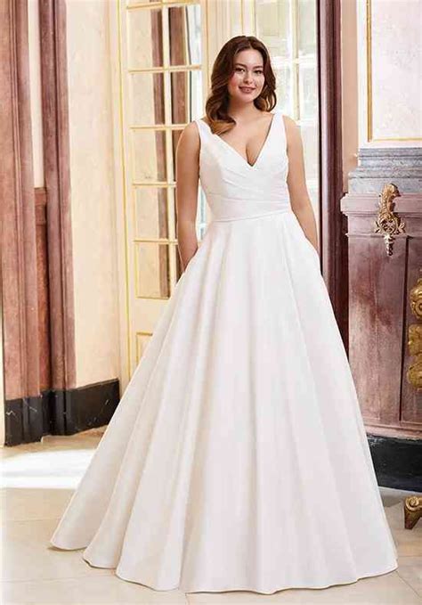 classic wedding dress ball gown wedding dress wedding outfit ball gowns wedding dress