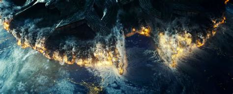Independence day is the sort of film that's best appreciated on a big screen, preferably a massive great plasma television that is so huge you had to cut the roof off your house and get airlifted in by helicopters just to get it in the living room. The Independence Day: Resurgence Spaceship Has Its Own ...