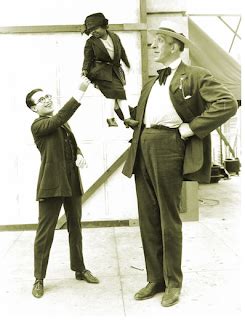 Is it weird ?: Weird Vintage Photos