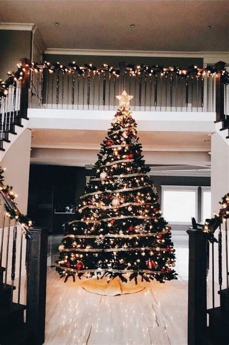 30 Gorgeous Christmas Tree Decoration Idea You Should Try This Year