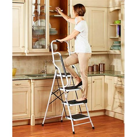 4 Step Ladder With Safety Rails