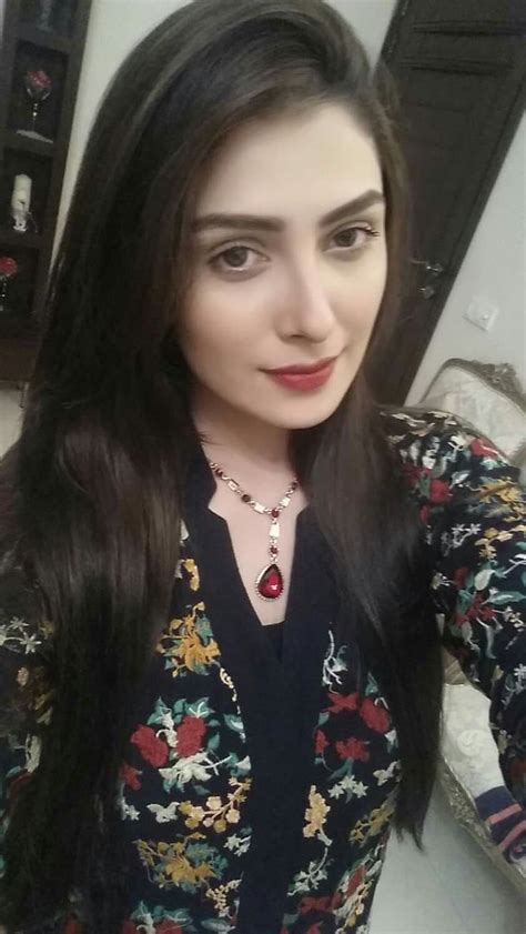 Ayeza Khan Hot And Spicy Navel Images And Wallpapers
