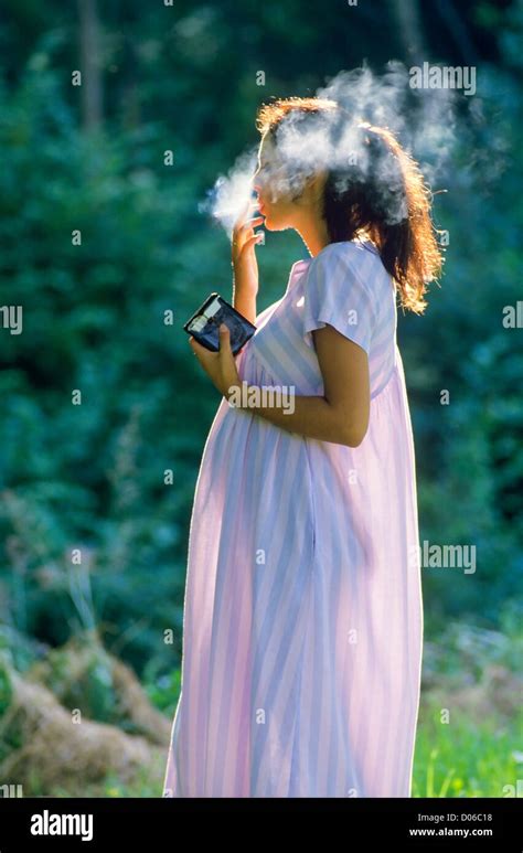 Pregnant Woman Smoking Stock Photo Alamy