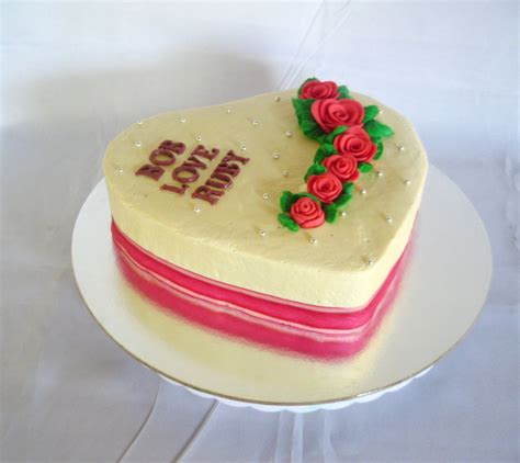 Roses In Heart Cakecentral Com