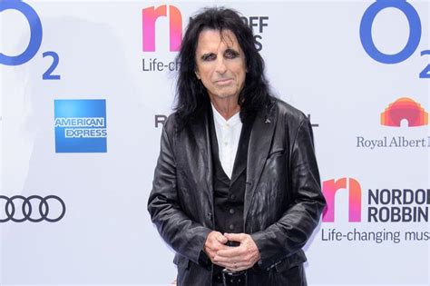 George stroud, hulton archive, getty images. Alice Cooper: Young rockers are too introverted