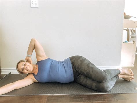 Safe Core Exercises To Perform During Pregnancy Sweaty As A Mother