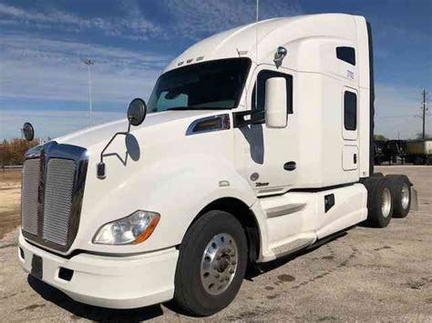 Kenworth T680 2014 Sleeper Semi Trucks