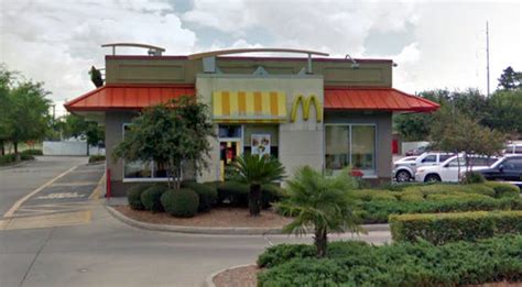 Shh Former McDonald Employee Dishes Behind The Counter Secrets