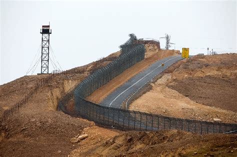 Israel Security Officials Recommend Barrier On Jordan Border