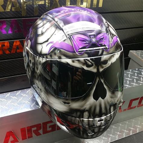 The question is, how to paint motorcycle helmets and get the job done yourself? Custom Airbrushed Motorcycle Helmets by Airgraffix - My ...