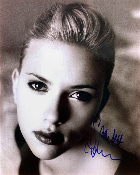 Scarlett Johansson Signed 8 X 10 Bandw Photograph Beckettbas