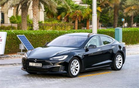 El Model S De Tesla Es El Sedán De Cuatro Puertas Más Rápido Del Mundo