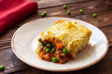 This is a recipe the entire family will beg for time and time again! Shepherd's Pie - Framed Cooks