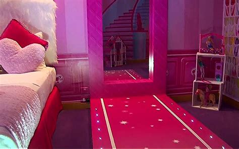 barbie themed hotel room designed for eclectic girly travelers homecrux