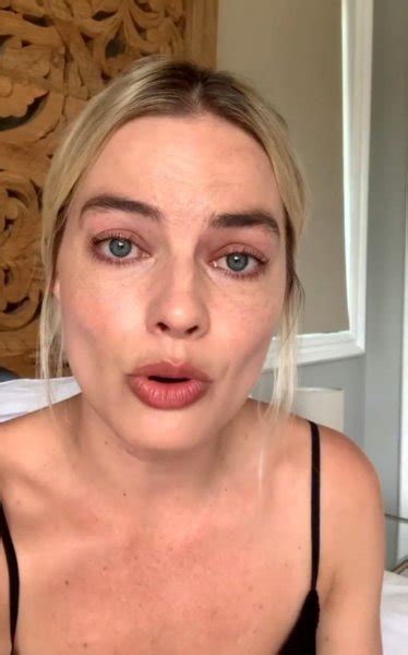 Oyuncu Margot Robbie 18 Milyon Takipçisine Gözyaşları Içinde Yalvardı
