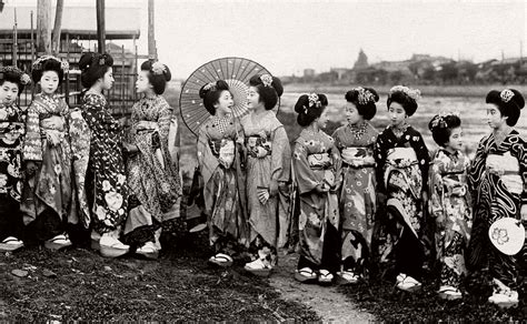 Vintage Japanese Maikos And Geikos Girls Taisho Period 1910s 1920s