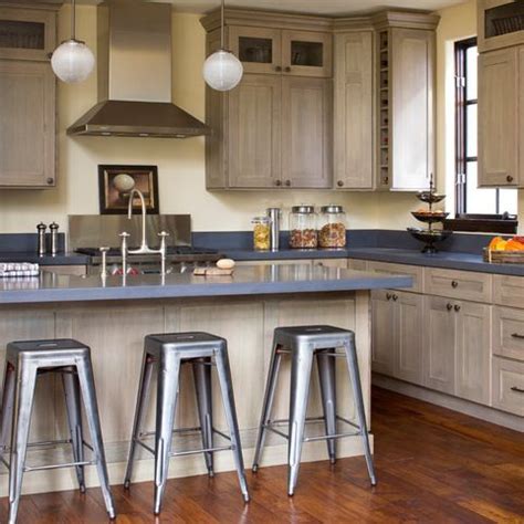 You can quickly see that to the internet. I like the color for the bathrooms Knotty Alder Shaker ...