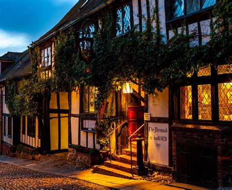 Top 10 Haunted Hotels In The Uk Daily Star