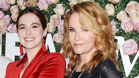 Lea Thompson S Daughter Zoey Deutch Named 2017 Women In Film Recipient