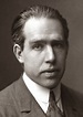 MODELOS ATÓMICOS: Niels Bohr (1913)