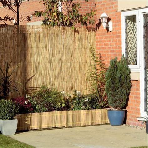 Natural Peeled Reed Fencing Garden Bamboo Screening Roll Fence Panel
