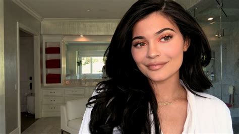 Watch Watch Kylie Jenner Do Her Lip Liner With Her Eyes Closed—and More