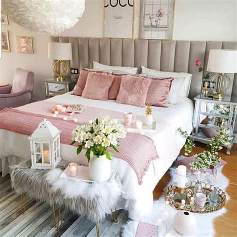 Get bedroom decorating tips, guides to cooling bedding and sheets, suggestions for the best bedding websites, tips on doing feng shui in your bedroom, and more, all in the name of a better. Modern Bedroom Decoration ideas - Home Decoration