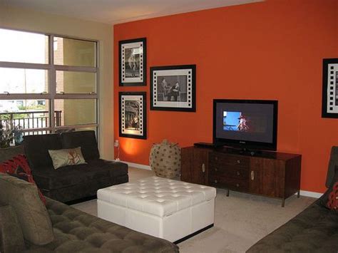 Liven Up Your Apartment With A Bright Accent Wall
