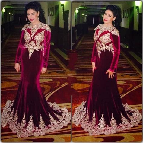 Moroccan Kaftans Abaya Dubai High Neck Long Sleeve Muslim Evening Dresses Burgundy Velvet Arabic