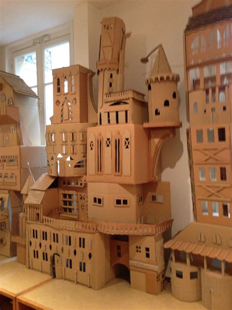 Cardboard castle Paris | Cardboard castle, Diy cardboard ...